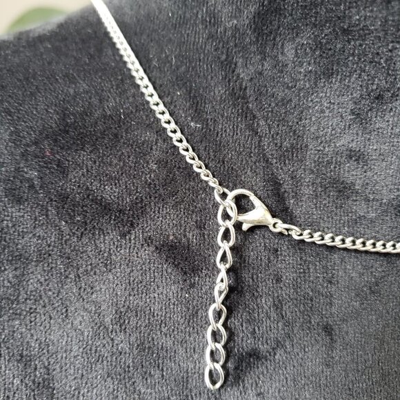 Womens Mother of Pearl Gemstone Triangle Pendant Necklace - Picture 4 of 4